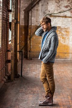 Grey Cable Knit Shawl Cardigan - Pattern Designed By Jared Flood Blue Denim Shirt, Hipster Man, Mens Fashion Smart, Mens Fashion Rugged, Rugged Style, Brown Pants, Fashion Night, Mens Winter Fashion