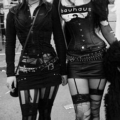 Stile Punk Rock, Punk Girls, Fest Outfits, Tokyo Street Fashion, Rocker Girl, Punk Clothing, Hipster Grunge, Smink Inspiration