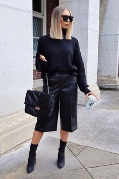 Alexx Coll, Winter Shorts Outfits, 100k Followers, Outfits Dressy, All Black Outfit