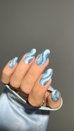 21 Icy Blue and Silver Nail Designs for The Holidays Nail Inspo Pics, Blue And Silver Nail Designs, Blue And Silver Nails, Lip Sticks, Silver Nail Designs, Makeup Nails Designs, Winter Manicure, Fancy Nails Designs, Silver Nail