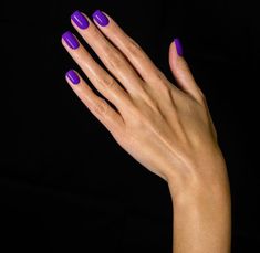 Electric Purple Nails, Purple Fingernails, Bright Purple Nails, Glitter Gel Nail Designs, Stile Kylie Jenner, Pink Nail Colors, Happy Nails, Glitter Gel Nails, Nail Designs Glitter