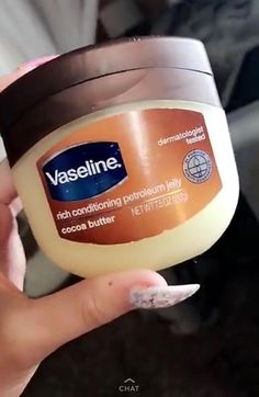 Coco Butter Vaseline Petroleum Jelly, Vaseline Cocoa, Vaseline Cocoa Butter, Essence Makeup, Skin Advice, Lip Care Routine, Natural Face Skin Care, Dermatological Skin Care, Shower Skin Care