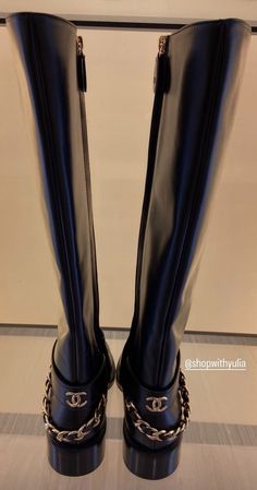 Hermes Boots, Horse Riding Boots, Chanel Boots, Shoes Heels Classy, Fashion Chanel, Stunning Shoes, Fancy Shoes, Chanel Black