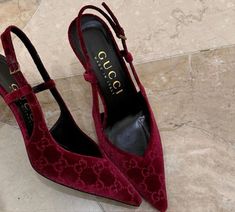 Gucci Heels, Shoes Heels Classy, Fashion Shoes Heels, Heels Classy, Hype Shoes, Elegant Shoes