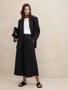 Linen-Blend Wide-Leg Crop Pant | Banana Republic Factory Spain Outfit, Black Wide Leg Pants, Linen Blend Pants, Wide Leg Cropped Pants, Banana Republic Factory, Black Print, Resort Wear, Cropped Pants, Capsule Wardrobe