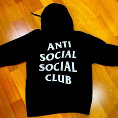 Never Worn, Brand New, Perfect Sweatshirt To Go With Anything Black Cotton Hoodie With Logo Print, Black Urban Sweatshirt With Branding, Urban Black Sweatshirt With Branding, Black Letter Print T-shirt For Winter, Black Tops With Branding For Fall, Branded Winter Streetwear Tops, Winter Streetwear Top With Branding, Assc Hoodie, Leopard Hoodie