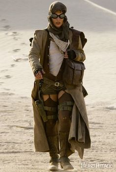 Brain Funk Resident Evil Extinction, Apocalypse Fashion, Resident Evil Movie, Post Apocalyptic Costume, Apocalyptic Clothing, Post Apocalyptic Fashion