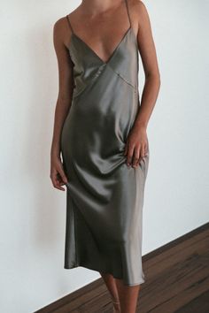 grace-loves-lace.shop.occasion-and-bridesmaids.silky-satin-midi-olive_001 Olive Bridesmaid Dresses, Silver Evening Gowns, Second Wedding Dresses, Designer Bridesmaid Dresses, Rehearsal Dinner Dresses, Lace Bride, Grace Loves Lace, Midi Slip Dress, Satin Bridesmaid Dresses