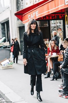 Emmanuelle Alt Style, Fashion Me Now, French Vogue, Emmanuelle Alt, Street Style 2016, Black Trench Coat, Giovanna Battaglia, Anna Dello Russo, Casino Outfit