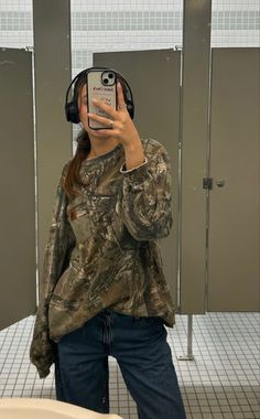 Cool Girl Outfits, Hunting Season, School Fits, Cute Fits, Dress Codes, Dream Wardrobe, Cool Girl, Winter Outfits