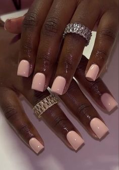 Cute Colors For Short Nails, Short Nails No Design, Sharp Square Acrylic Nails Short, 2 Nail Color Ideas, Natural Painted Nails Simple, August Nail Ideas Short, Regular Nails Ideas, Solid Gel Nails, Squoval Gel Nails