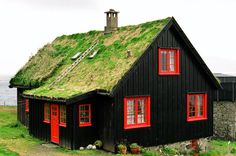 green roof in Kirkjubøur, a photo from Faroe Islands Green Roof House, Living Roofs, Cottage Cabin, Casa Exterior, Green Roof, Style At Home