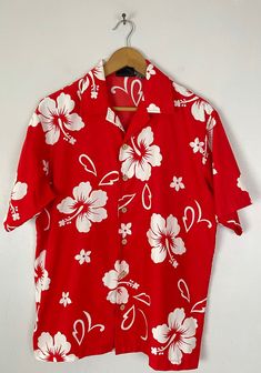 "-Description- >men's red & white floral hawaiian shirt >button front >collared >size small/medium - tag is marked small but chest size is more like a medium - please check all measurements before purchase >classic hawaiian! >condition: great >color(s): red, white >fabric(s): 100 polyester >brand: anchox blue >care: machine wash -Measurements- >size: small/medium - tag is marked small but chest size is more like a medium - please check all measurements before Tropical Shirt Outfit, Red Hawaiian Shirt, Hawiian Shirts, White Hawaiian Shirt, Floral Hawaiian Shirt, Vintage Hawaiian Shirts, Tropical Shirts, Denim Trends, Vintage Hawaiian