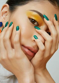 Discover a world of creativity with our stunning nail art designs! ✨ Ready to elevate your nail game? Explore the link today! 🌟 🔥🎉 #NailTrends #FallNailTrends #NailArt Nail Portrait, Nails Photoshoot, Rosa Make-up, Nails Model, Beauty Fotografie, Nails Photo, Beauty Makeup Photography, Model Nails