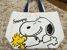 Snoopy Merchandise, Snoopy Bag, Decorated Tote Bags, Chanel Coco Handle, Diy Denim Jacket, Jobs In Art, Coco Handle, Painted Bags