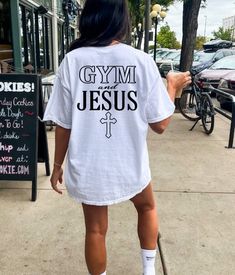 Christian gym shirt Gym and jesus shirt Pump cover shirt Faith fitness shirt Bodybuilding shirt Faith shirt Weightlifting gift woman of god Man of god shirt Unisex shirt  ❤Tshirts: Shirts are Unisex. For an oversized look we recommend sizing up 1-2 sizes. Model with design on back wearing white shirt is wearing a size XL. Please take note, colors may slightly vary due to camera & computer screen. ❤Brand: Gildan. All items are hand made with love. All sales are final. If there is an issue with yo Cool Christian Tshirts, Trendy Cotton T-shirt For The Gym, Trending T Shirt Designs, Christian Gym Clothes, Graphic Print T-shirt For Workout, Gym Shirts For Women, Christian Workout Clothes, Christian Workout Shirts, Jesus Shirts Christian Clothing