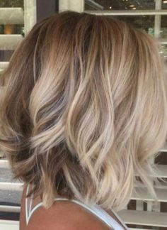 Medium Length Wavy Hair, Hair Color Caramel, Caramel Hair, Short Hair Balayage, Hair Shades, Hair Color Balayage, Hair Envy, Hair Color Trends