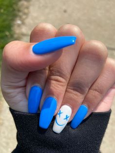 Its blue white with a smiley X face, it came out super cute and I definitely recommend and to try out in different colors Nail Inspo Blue, Blue And White Nails, Blue Acrylic Nails, Simple Acrylic Nails, Long Acrylic Nails Coffin, Blue Nail, White Nail, Acrylic Nails Coffin Short, Short Acrylic Nails Designs