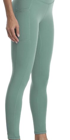 Colorfulkoala Women's High Waisted Yoga Pants 7/8 Length Leggings with Pockets Yoga Pant Outfits, White Holiday Decor, Comfortable Airport Outfit, Airport Outfits, Chinoiserie Blue, Outfits To Wear, Leggings With Pockets, Green Leggings