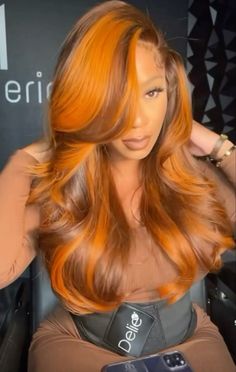 Blonde Roots Ginger Ends, Fall Hair Color Inspo 2024, Orange Hair With Brown Roots, Ginger Hair With Black Roots, Color Hair Ideas For Black Women, Fall Color Hair Ideas For Black Women, Cold Hairstyles, Fall Hair Colors For Black Women, Red Hair Dye Colors