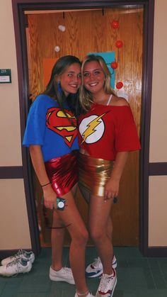 Pinterest Duo Halloween Costumes, Best Friend Superhero Costumes, Preppy Superhero Costume, Duo Simple Costumes, Cute Halloween Costumes Superhero, Cute Halloween Duo Ideas, Halloween Party Duo Costumes, Casual Halloween Costumes For Women, Best Duos Costumes