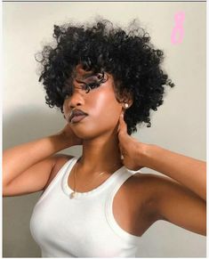 Short Natural Curly Hair, Curly Fro, Short Curly Haircuts, Pelo Afro, Natural Curls Hairstyles, Hairdos For Curly Hair, Black Curly Hair, Hair Crush