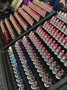 Mac Makeup Eyeshadow, Make Up Kits, Penyimpanan Makeup, Snap Streaks, Mac Lipsticks, Alat Makeup, Lip Balm Collection