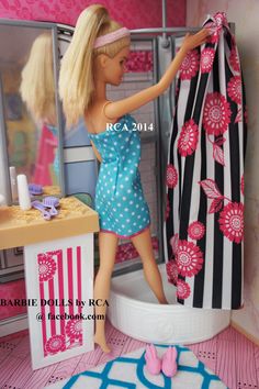 Barbie Bathroom, Barbie Things, Fantasy Dolls, New Barbie, Bad Barbie, Hand Painted Denim Jacket, Barbie Cartoon