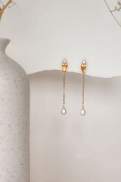 The Aimee Pearl Earrings are meticulously handcrafted using freshwater drop pearls paired with 14k gold-filled components, holding a unique and playful appeal.  Packaged in an elegant plastic-free reusable jewelry box, they make the perfect gift or special treat for oneself. *14k Gold-filled components *Freshwater drop pearls *Hypoallergenic, suitable for even the most sensitive skin *Delivered in a 100% silk jewelry pouchette inside a gift box *Sustainable magnetic closure jewelry box and custo Silk Jewelry, Wedding Jewelry Earrings, Single Earring, Natural Pearls, Wedding Earrings, Bridal Collection, Magnetic Closure, Plastic Free, Earring Necklace