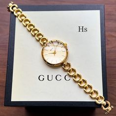 Gucci Watches Women, Dainty Watches, Trendy Watches Women Fashion, Trendy Watches Women, Mens Gold Diamond Rings, Gucci Watch Women, Pretty Watches, Trendy Watches, Fancy Watches