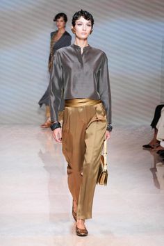 GIORGIO ARMANI SS 2024 WOMEN - Foto Sfilata Amica Fashion Trend Forecast, Blues And Greens, Trend Forecasting, 2024 Fashion, Urban Chic, Silk Skirt, Primavera Estate