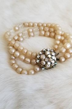 Vintage Unsigned Miriam Haskell Pearl Tone Bracelet - Wedding, Statement Jewelry, Anniversary Gift Vintage Bracelet With Round Beads For Party, Vintage Round Bead Bracelets For Parties, Vintage Round Bead Bracelet For Parties, Vintage Round Beaded Bracelet For Parties, Formal Vintage Beaded Bracelets With Round Beads, Vintage Beaded Bracelets For Formal Occasions, Adjustable Vintage Beaded Bracelet For Wedding, Vintage Gold Beaded Bracelets For Wedding, Vintage Cream Jewelry For Party