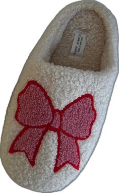 Cute Soft Slippers For Loungewear, Comfy White Lounging Slippers, Casual White Lounging Slippers, White Casual Slippers For Lounging, Casual White Slippers For Lounging, Soft Pink Slippers For Loungewear, Pink Soft Slippers For Loungewear, Cozy Pink Round Toe Slippers, Cozy Pink Slippers With Round Toe