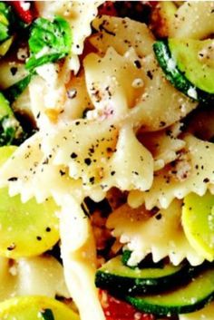 pasta salad with zucchini, tomatoes and cucumbers