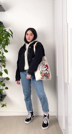 Winter Outfit Vans, Vans Sk8 Hi Outfit Woman Winter, Vans Winter Outfit, Outfits Con Vans, Estilo Vans, Outfit Vans, Jeans And Vans, Vans Outfit, Midsize Outfits