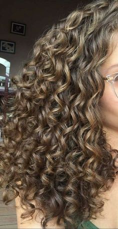 Mais recente Custo -Free cabelo cacheado cores Estilo Curly Hair Inspo, Highlights Curly, Dyed Curly Hair, Curly Hair Care Routine, Highlights Curly Hair, Curly Hair Photos, Oval Face Hairstyles, Colored Curly Hair, Hairdos For Curly Hair