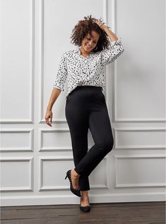 Pull-On Tapered Pant - Luxe Ponte Black, DEEP BLACK Professional Outfits Women Plus Size, Office Outfits Women Plus Size, Plus Size Business Attire, Office Attire Women, Business Casual Dress Code, Professional Outfits Women, Stitch Fix Outfits, Office Outfits Women, Stylish Work Outfits