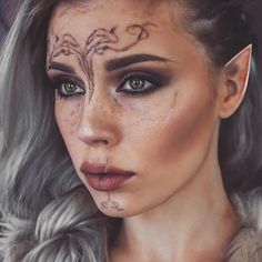 Some of you wanted to see me as my Inquisitor from Dragon Age that I posted yesterday! It was just a quickie and the tattoos didn't turned awful but if I make a tutorial some day I promise I will do it better, and make real elf ears as well<<< that's really freaking good! Drawing Elf, Elven Makeup, Dragon Age Elf, Weiblicher Elf, Elf Face