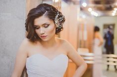 30 Chic Bridal Hairstyles for Short Hair - Inspire Your Dream Look - divagaze.com Brides With Short Hair, Best Bridal Hairstyles, Minimalist Hair Accessories