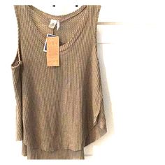 Nwt Waffle Sleeveless Shirt Spring Brown Tank Top, Brown Casual Sleeveless Tank Top, Casual Brown Sleeveless Tank Top, Brown Tank Top For Fall, Brown Sleeveless Blouse For Spring, Casual Brown Tank Vest, Brown Sleeveless Tank Top For Spring, Brown Vest Top For Layering, Brown Sleeveless Tank Top For Fall