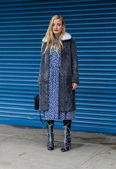 66 Styling Hacks That Fashion Girls Use Daily Kate Foley, Granny Dress, Kate Fashion, Dress Fur, Street Style New York, New York Fashion Week Street Style, Dress Winter, Street Style Trends