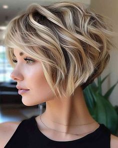 The 90s Bixie Haircut Is The Hottest Short Hairstyle Of 2024 Long Pixie Bob, Women Pixie Haircut, Pixie Haircut Fine Hair, Curly Pixie Haircuts, Trendy Bob Hairstyles, Pixie Bob Haircut, Beautiful Haircuts, Cool Short Hairstyles