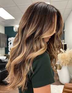 Medium Balayage Hair, Balayage Straight Hair, Balayage Hair Caramel, Balayage Ideas, Black Hair Balayage, Brunette Hair With Highlights, Caramel Balayage