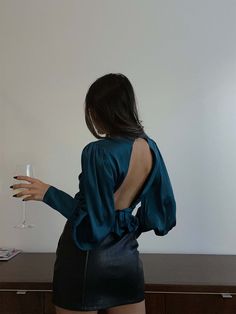 We love a good open back moment. Our Corner of Prince Street satin top is perfect for a night out with any black high waisted leather pants or jeans. The ruched waist, mock neck, and open back details give us simple but statement. High Waisted Leather Pants, Mock Neck Crop Top, Satin Top, Back Details, Love A, Mock Neck, Open Back, Leather Pants, Night Out