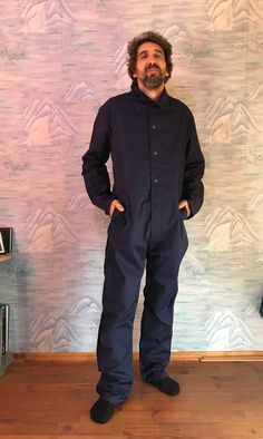 "Men's Work Overall Workers Coveralls Navy Workers Salopette Industrial Clothing Navy Jumpsuit Work Romper Mechanic Work Wear Large Size Label size: 116 Estimated size: L Measurements (lying flat): Shoulders: 20,5\"/ 52 cm Length: 64,5\" / 164 cm Sleeve: 27.5\" / 70 cm Pit to pit: 24.5\" / 62 cm Waist: 29.5\" / 75 cm Pant leg inseam: 32\" / 81 cm Condition: excellent condition Please check measurements to insure a proper fit. Remember to allow yourself some extra room for movement. You can compa Work Clothes Men Construction, Utility Overalls With Button Closure, Utility Jumpsuit With Bib Front And Pockets, Utility Jumpsuits And Rompers With Bib Front And Pockets, Utility Overalls With Button Closure And Relaxed Fit, Black Utility Overalls For Workwear, Utility Overalls With Pockets For Workwear, Black Bib Front Overalls For Workwear, Relaxed Fit Shortalls With Pockets For Workwear