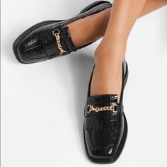 Brand New, Never Worn Size 6 Us Women Black Loafers With Chain Strap And Round Toe, Black Chain Strap Loafers For Work, Croc Chain, Loafers, Size 6, Women Shoes, Brand New, Chain, Women Shopping