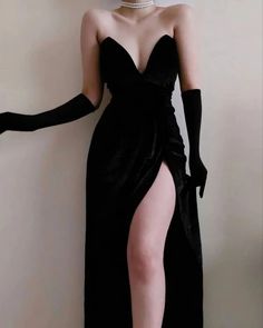 Sultry Dress Classy, 17th Birthday Outfits, Prom Dress Cute, Preppy Dresses, Birthday Outfits, Black Prom, 17th Birthday, Dress Aesthetic, Short Prom Dress