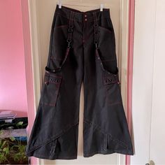 Killstar Black Oversized Wide Leg Pants With Hanging Straps. Size Medium. Never Worn. Casual, Punk Rock, Goth, Grunge, Retro, Trendy. Alternative Style Wide Leg Cargo Pants With Pockets, Alternative Wide Leg Pants With Cargo Pockets, Alternative High Waist Pants With Pockets, Baggy Wide Leg Cargo Pants For Alternative Fashion, Alternative Wide Leg Cargo Pants, Alternative Wide Leg Cotton Bottoms, Alternative Style Wide Leg Cotton Bottoms, Alternative Style Wide Leg Cargo Pants, Edgy Red Straight Leg Bottoms