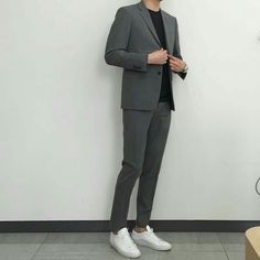 Grey Casual Suit Men, Grey Suit Casual, Menswear Suit, Dreadlocks Men, Grey Suit Men, Blazer Outfits Men, Minimalist Fashion Men, Formal Men Outfit, Classy Outfits Men