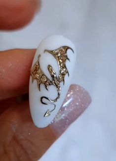 Midevil Nail Art, Fairy Wing Nail Art, Year Of The Dragon Nail Art, House Of The Dragon Nail Art, House Of The Dragon Nails, Year Of The Dragon Nails, Targaryen Nails, Dragon Nails Designs, Dragon Scale Nails